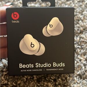 Beats by Dre Studio Buds - Black and White